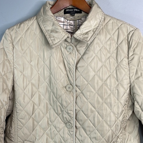DELLA SPIGA Quilted Barn Jacket Oatmeal Cream Button Front Collar Pockets Size M - Picture 3 of 13